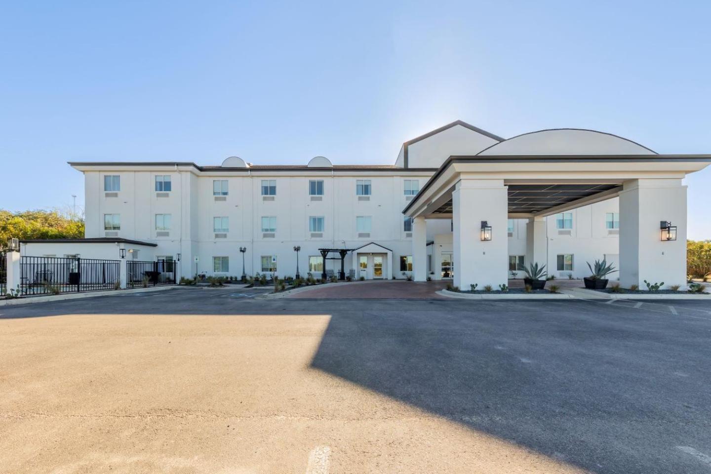 Blanco River Hotel מראה חיצוני תמונה